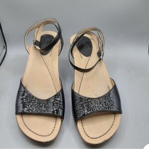 Dansko Shoes Women’s sandals 8.5 M EU39 Patent Leather Wood Wedge Platform Heel